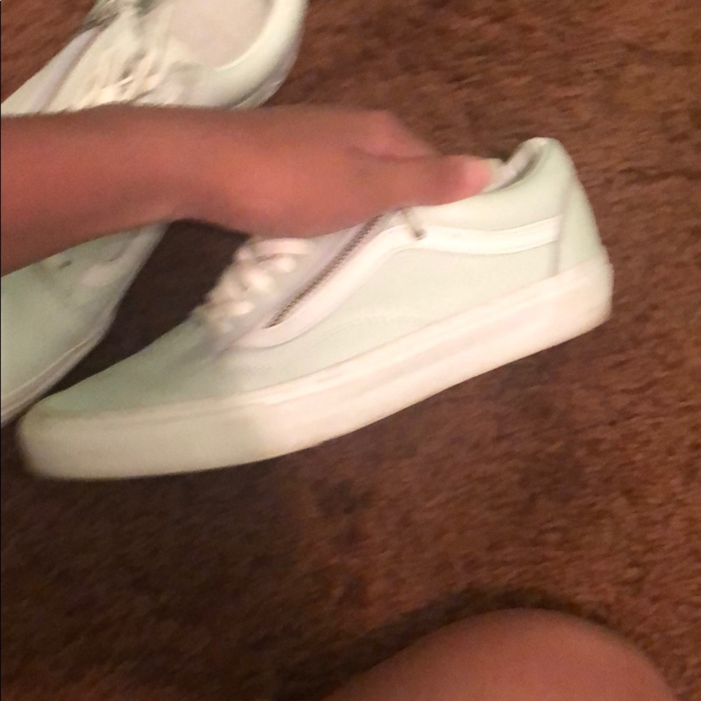 Vans - Picture 2 of 3